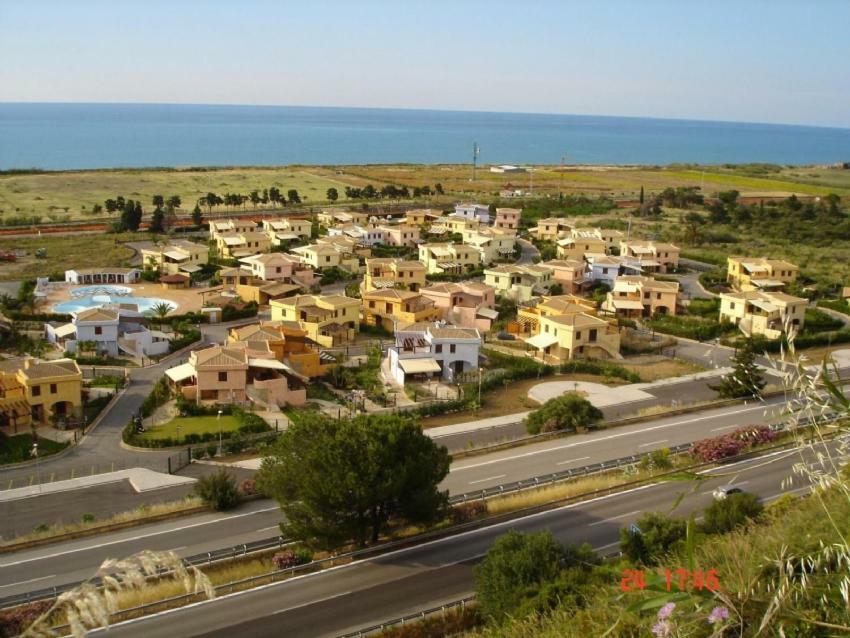 Mare Luna Village Campofelice Di Roccella Bagian luar foto